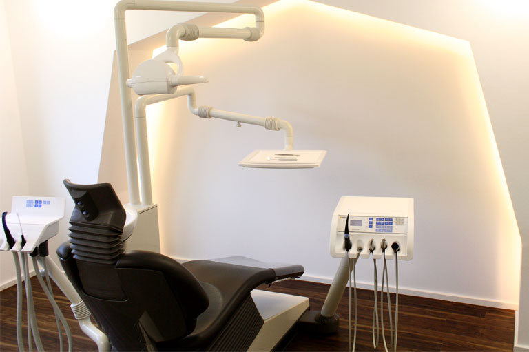 Zahnimplantat-Klinik Düsseldorf Behandlungsraum