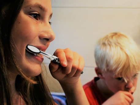 Die Zahnpflege im Kindesalter: Tipps und Hinweise