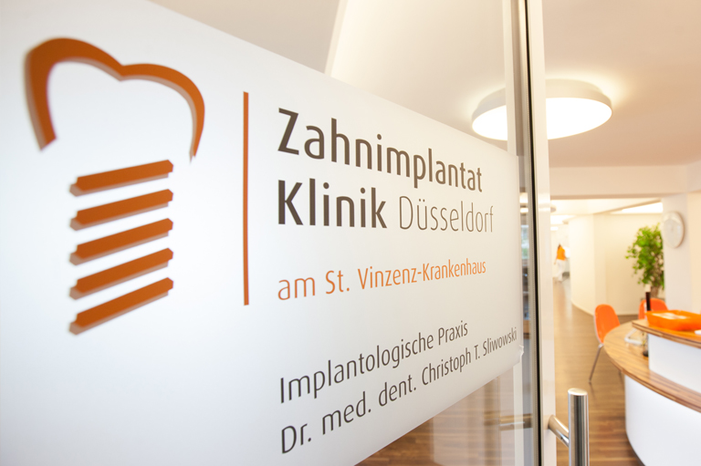 Zahnimplantatklinik Düsseldorf Klinik