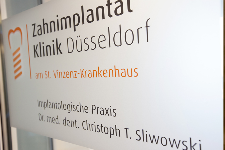 Zahnimplantat-Klinik Düsseldorf Aktuelles